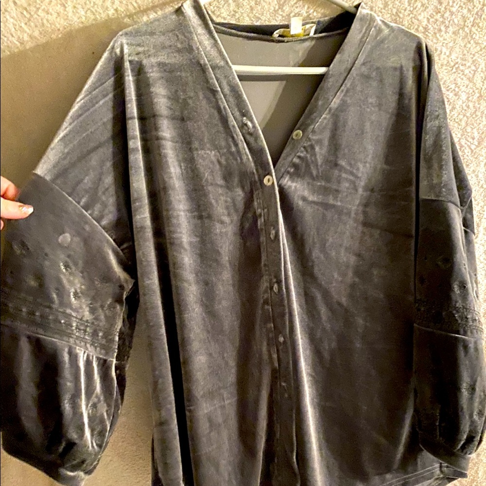 Suzanne Betro /size 3x /velvet button up